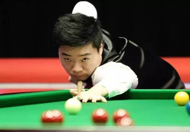 场地灯光或 场地灯光或