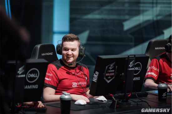 中路接应者 中路接应者